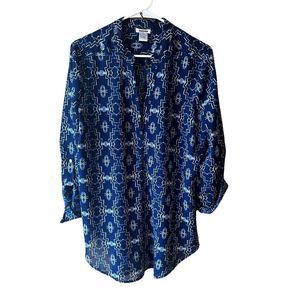DIZZIRE Women’s Blue Chambray Blouse Size XS Aztec Print V Neck Roll Sleeve